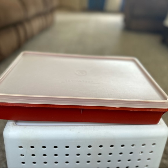 Tupperware storage - rectangle - Picture 1 of 3
